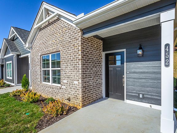 4th image of 452 Bellingham Dr NE