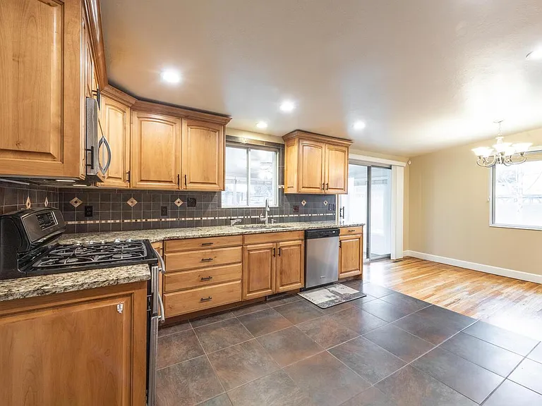 4327 S 2900 E — Photo 22