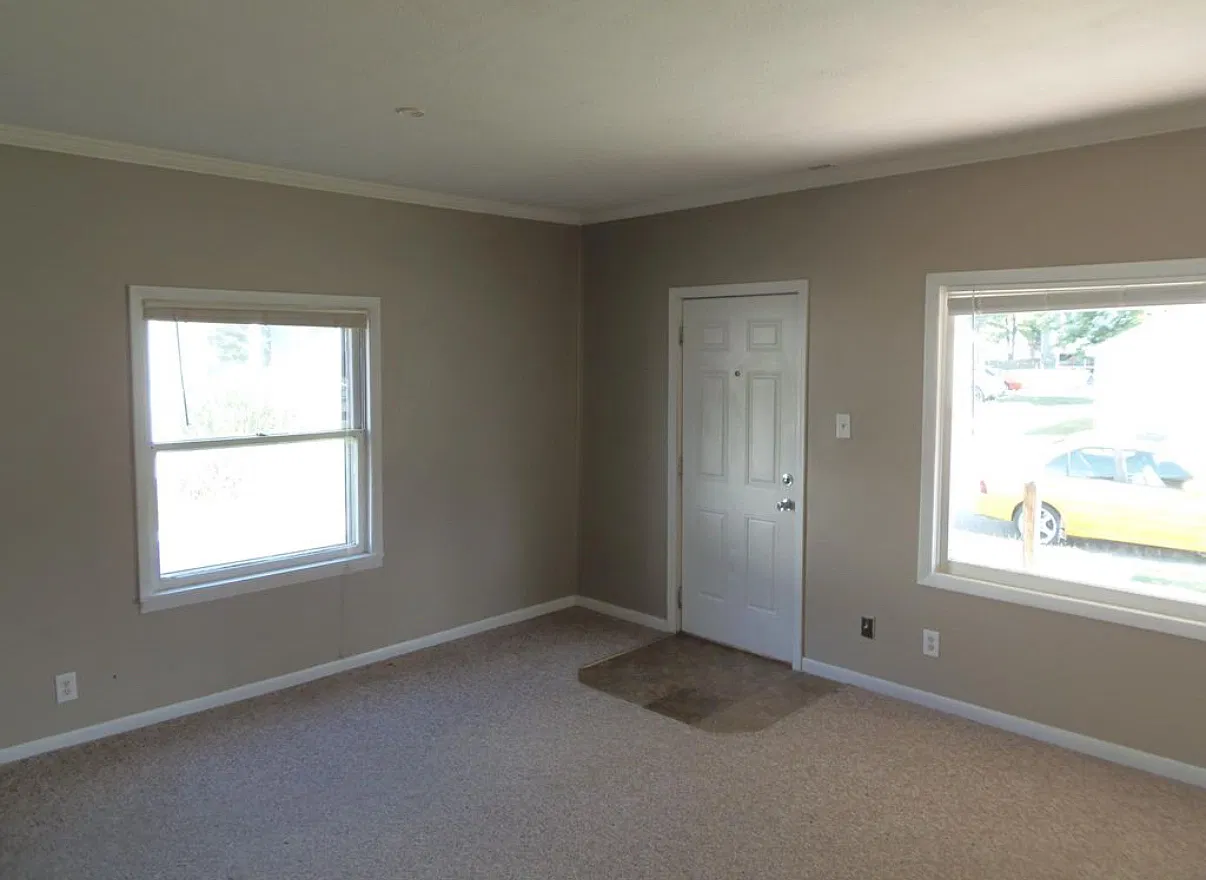 2 bed, 730 sqft, $975 — Photo 2