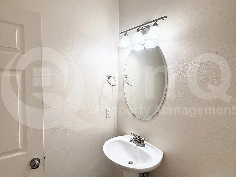 10225 W Camelback Rd #11 — Photo 12