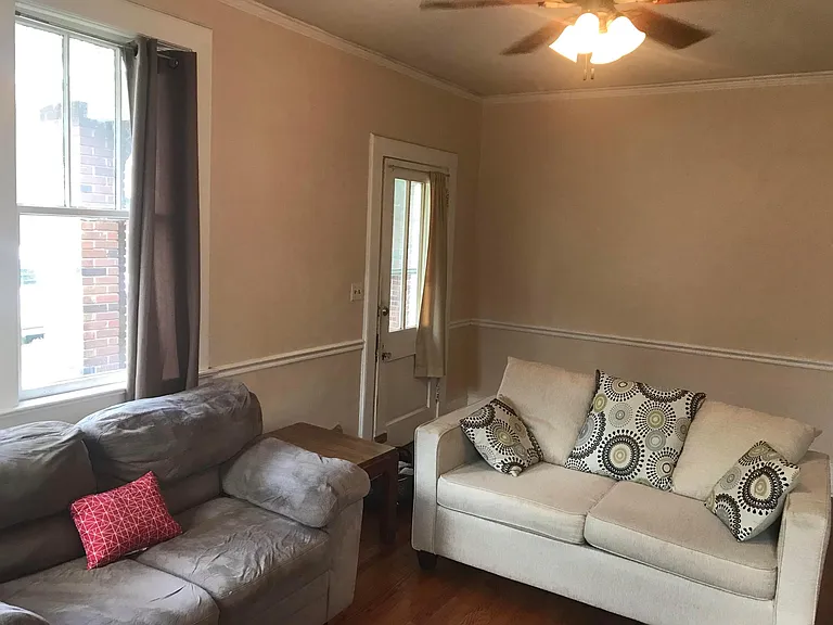 2217 Marion St — Photo 2