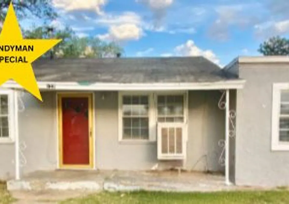 122 Avenue V