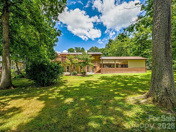 3rd image of 29 Tall Oaks Rd