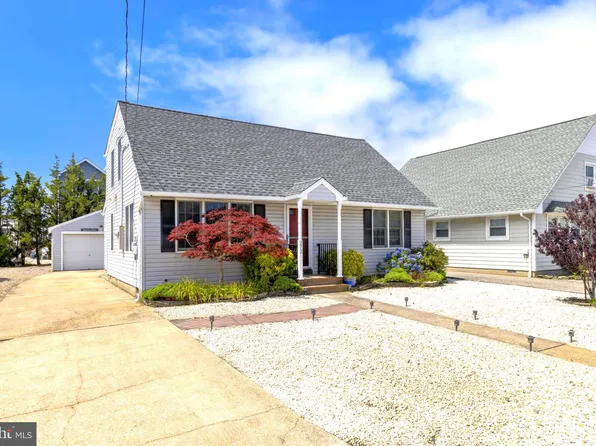 272 N 2nd St, Surf City, NJ 08008