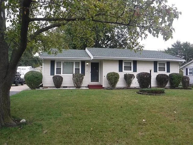 1211 Park Dr photo 1