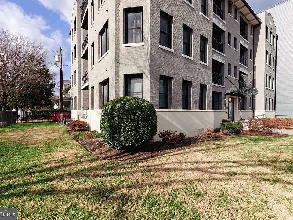 4800 Georgia Ave NW #104