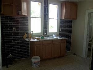2nd image of 948 Park St #2