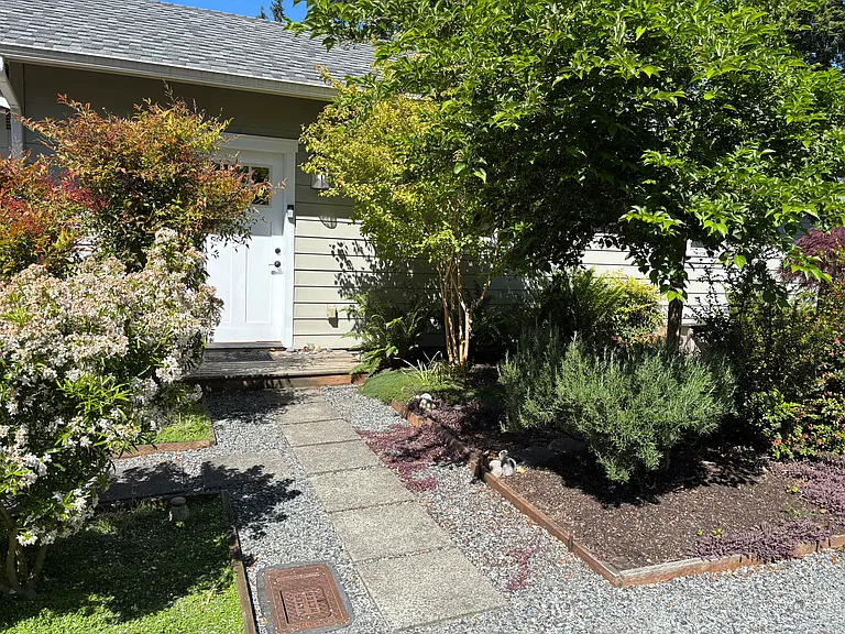 18424 72nd Ave W — Photo 2