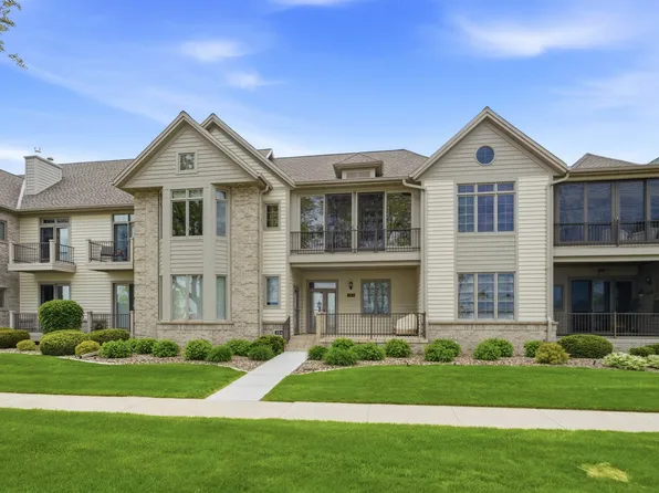 286 E Harbor View Dr, Fond Du Lac, WI 54935