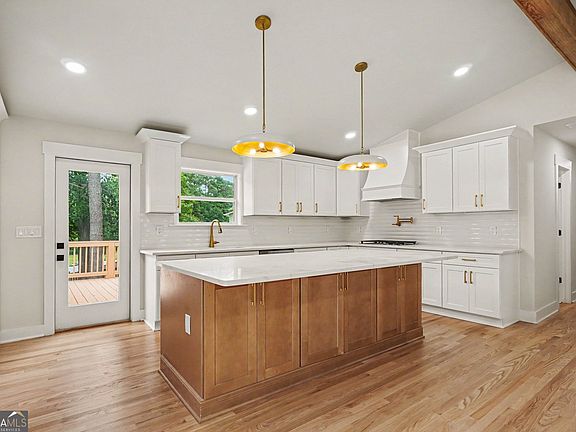 5th image of 2098 Dundee Dr SE