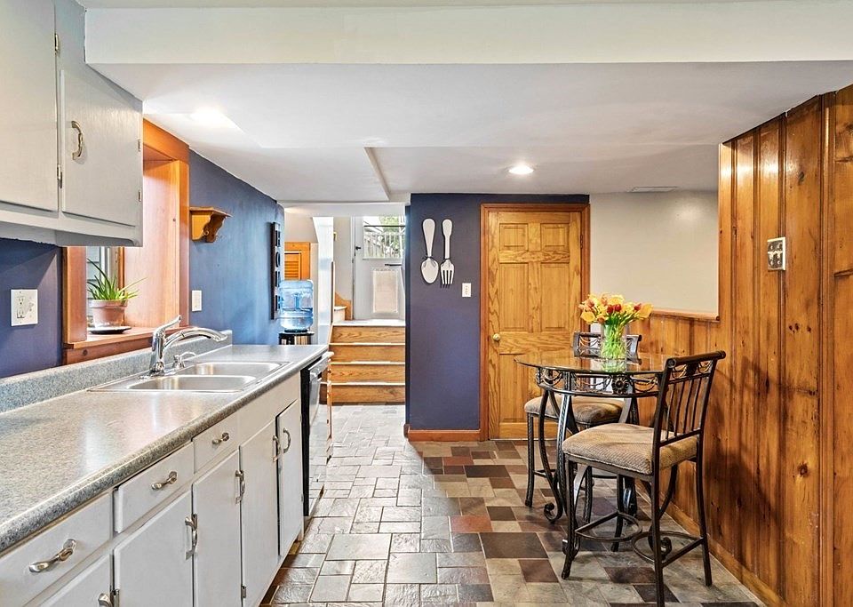 194 Oak St, Foxboro, MA 02035 Zillow