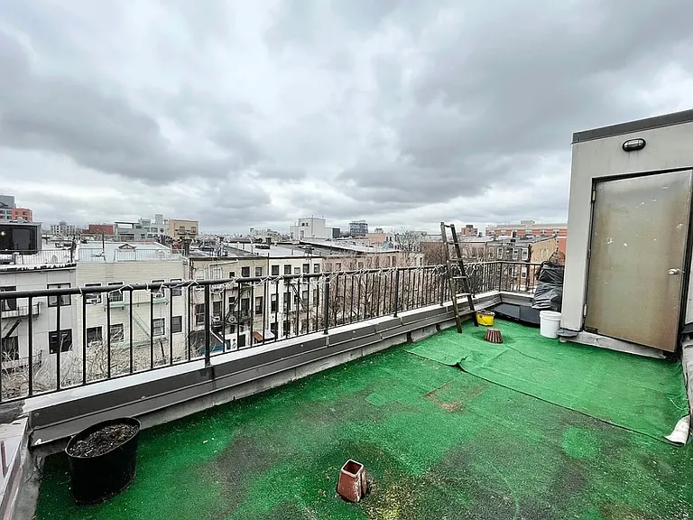326 Melrose St #4A — Photo 2