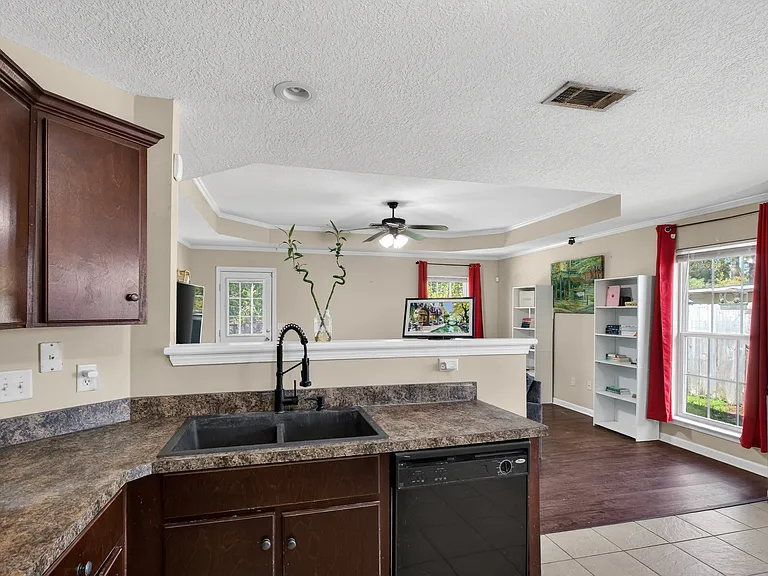 31 Idus Ln — Photo 30
