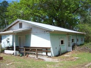 3093 Pate Pond Rd, Caryville, FL 32427