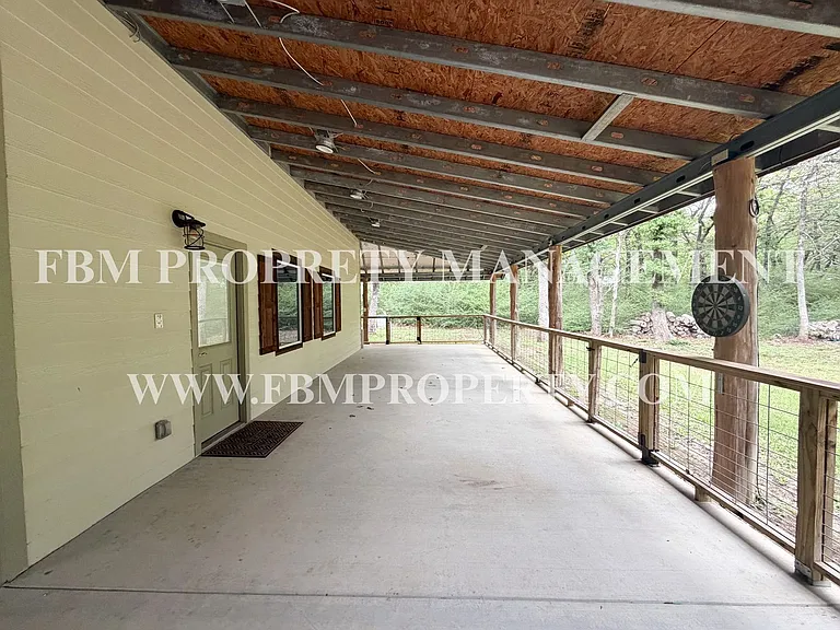 338 Post Oak Dr — Photo 5