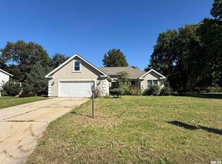 100 Sara St, East Peoria, IL 61611