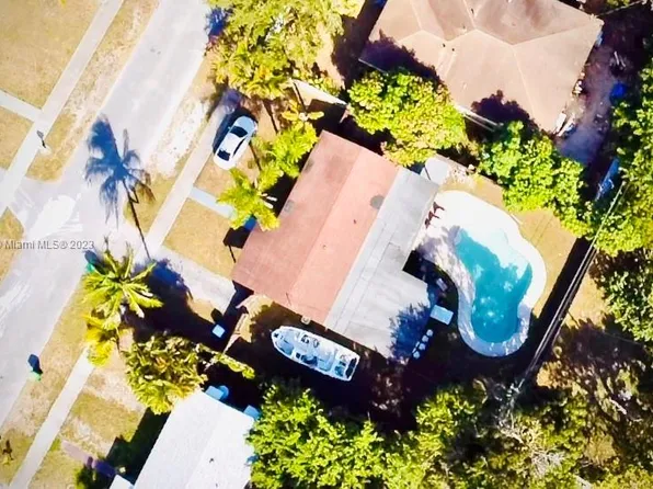 1270 NE 210th Ter, Miami, FL 33179