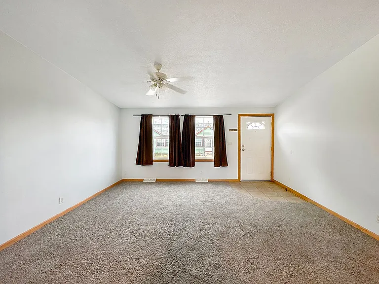 711 Clark Street Duplex — Photo 27