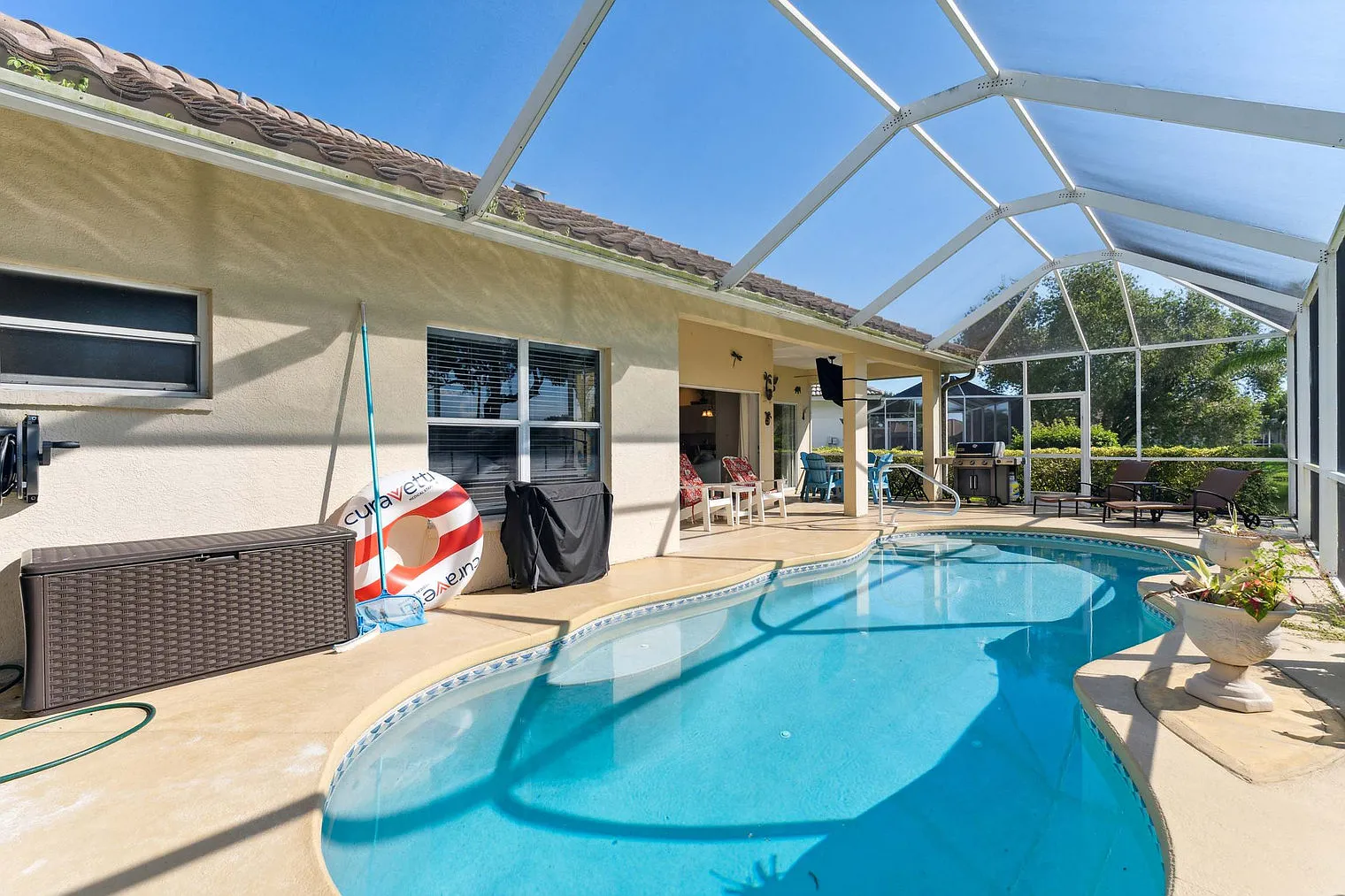 3 bed, 2.0 bath, 1840 sqft, $4,964 — Photo 3