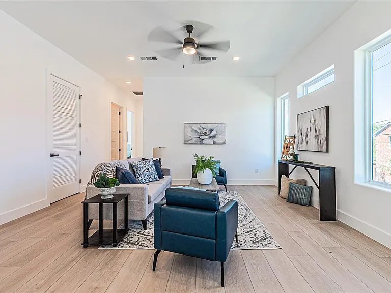 4309 Sylvester St — Photo 26