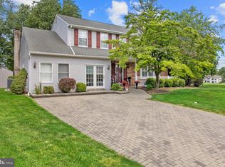 487 Cambridge Ln, Newtown, PA 18940