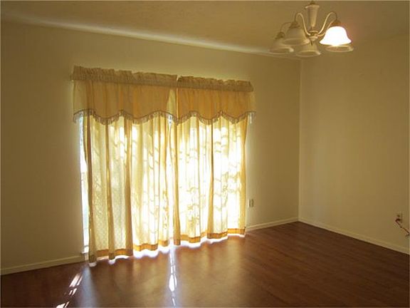 5th image of 11402 Cliffgate Dr