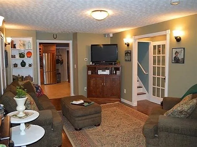 4 Troy St — Photo 15
