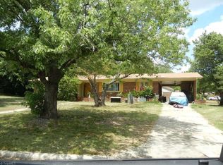 2 Tipton Ct, Greensboro, NC 27406