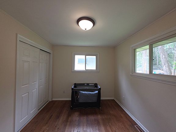 5th image of 1008 7th St SE