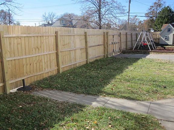 3rd image of 620 S Vine St