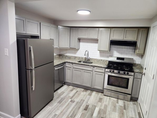 335 Southeastern Ter