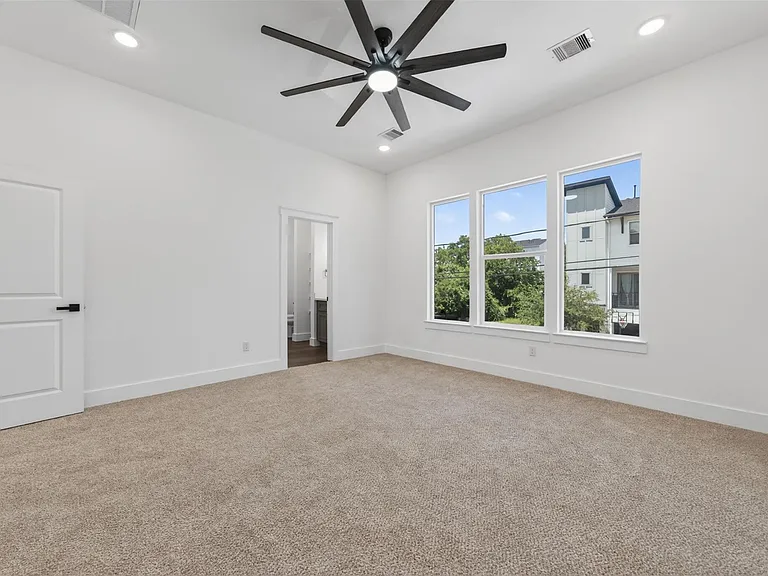 2714 Drew St — Photo 13