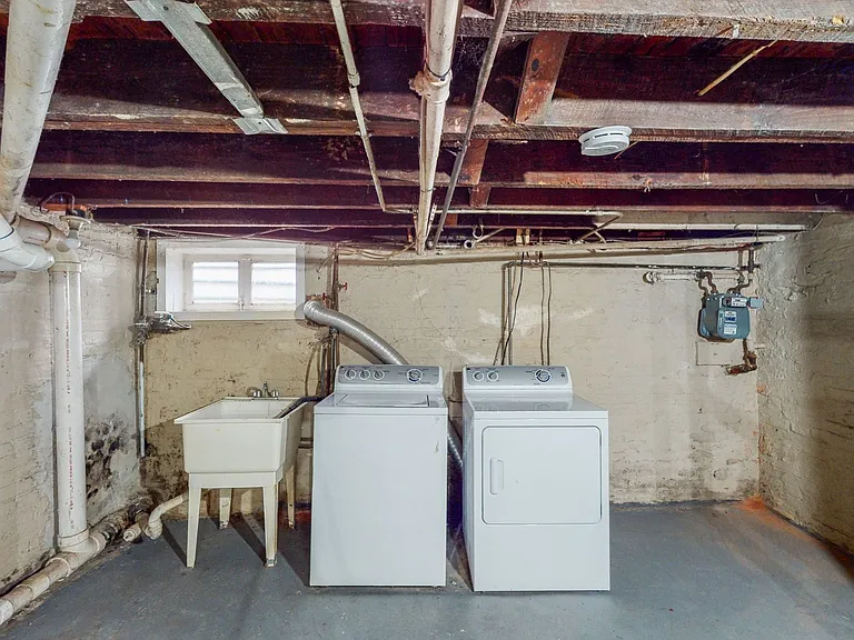 2867 Mayfield Ave — Photo 21
