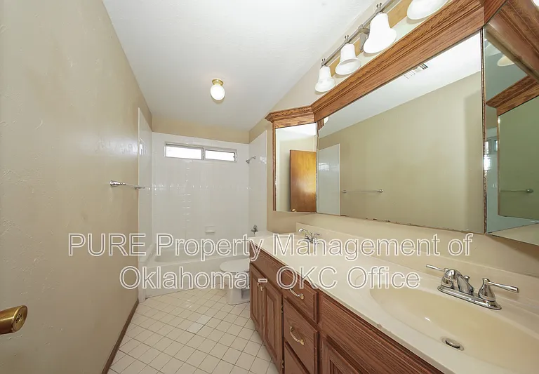 160 N Lakeside Ter — Photo 16