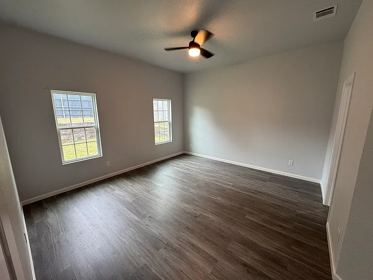 2213 Beverly Dr — Photo 13