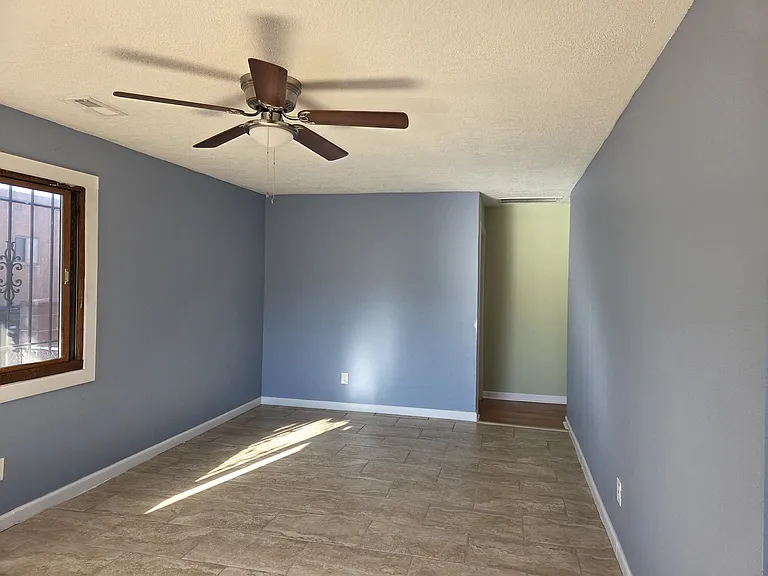 921 Madeira Dr SE — Photo 27