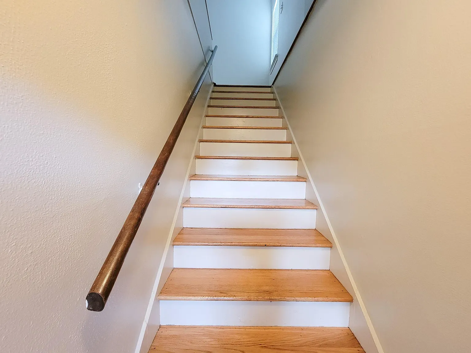 2 bed, 1.5 bath, 1325 sqft, $2,090 — Photo 3