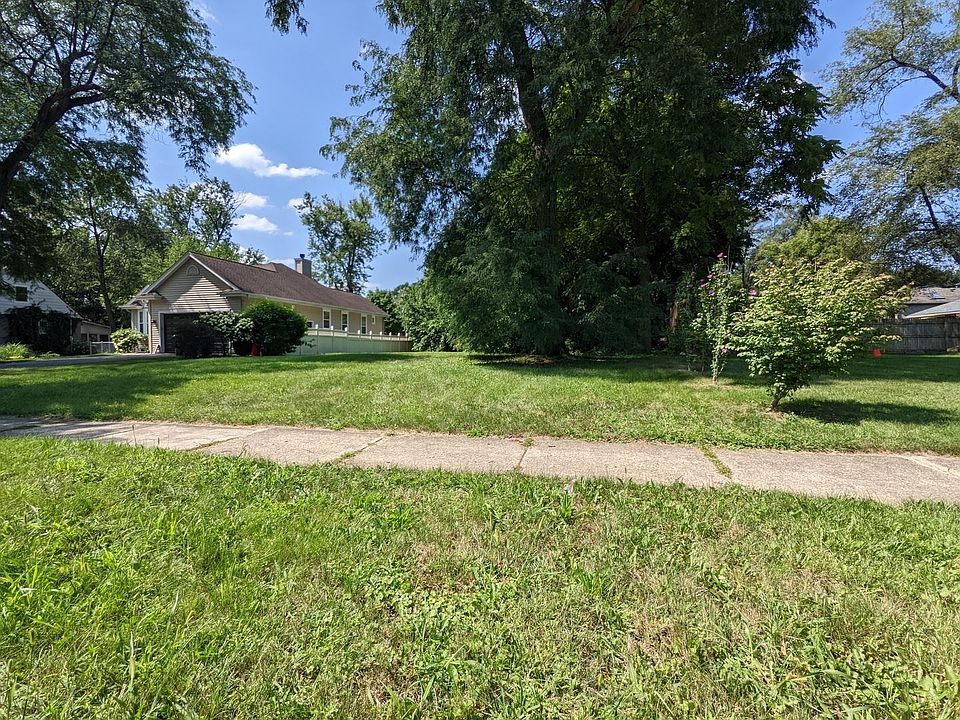 2nd image of 20 S Forest Ave