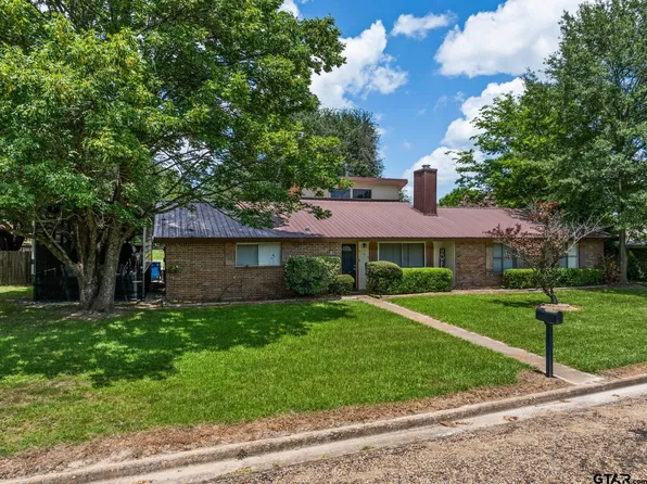 409 Brookwood Dr, Mount Pleasant, TX 75455