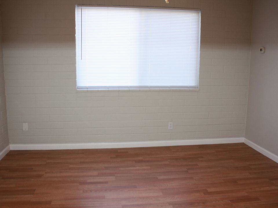 Living Room Two windows very sunny