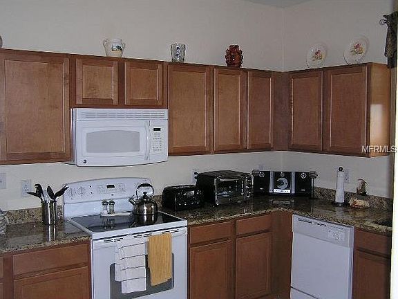 4th image of 1551 Priory Cir