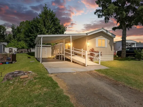 811 2nd Ave #27, Zillah, WA 98953
