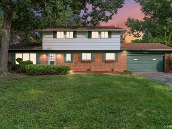 32427 Chesterbrook St, Farmington Hills, MI 48334