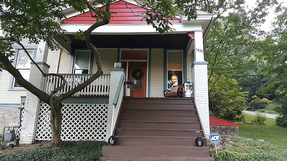 2nd image of 1439 Walnut St