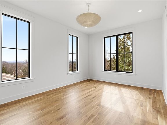 68th image of 818 Brentview Dr