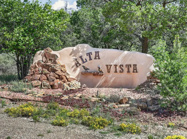 40 Alta Vista Rd, Tijeras, NM 87059