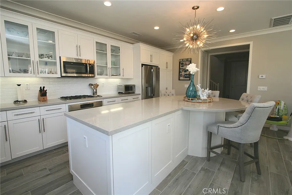 3 bed, 2.5 bath, 1578 sqft, $4,700 — Photo 2
