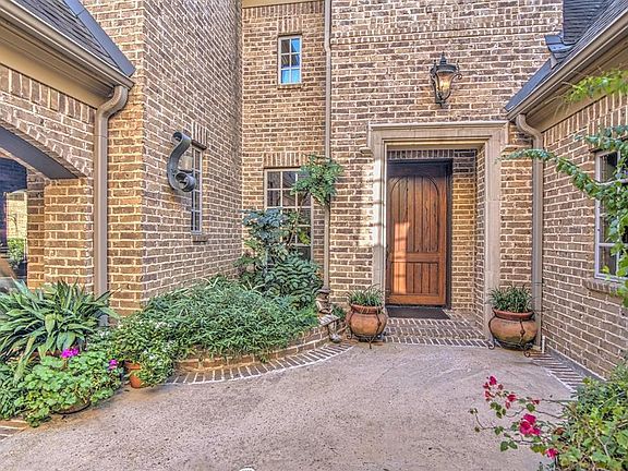 Courtyard with Modern French Charm