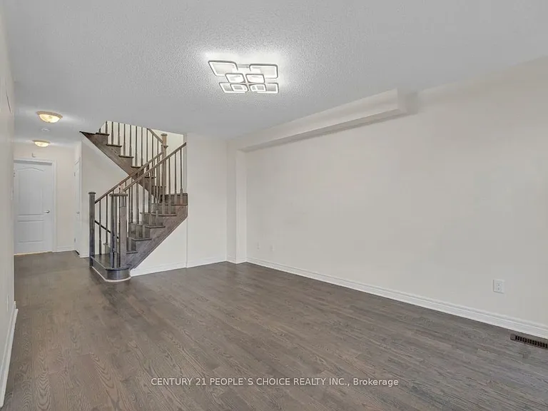 48 Colonel Lyall St — Photo 10