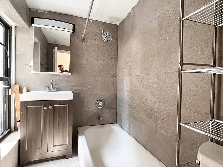 154 E 39th St #3 — Photo 6